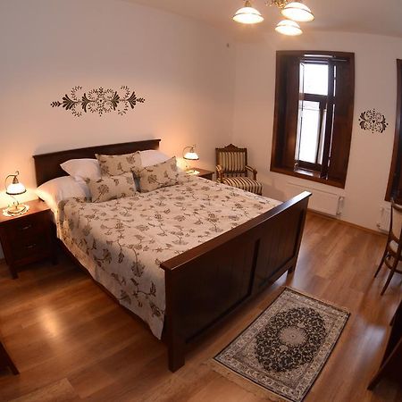 Levendula Porta Es Pajtaszinhaz Hotel Orfu Bilik gambar