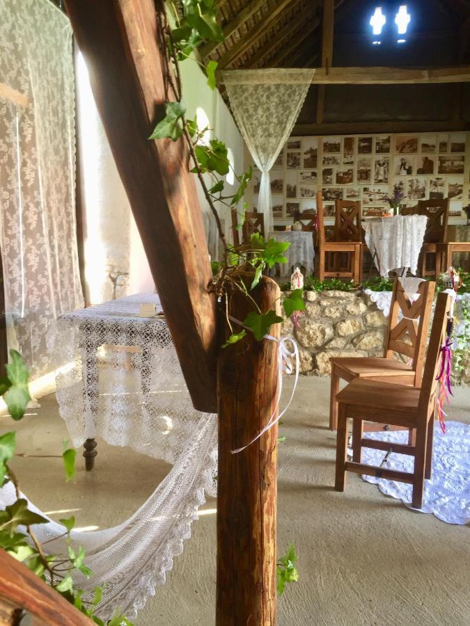 Levendula Porta Es Pajtaszinhaz Hotel Orfu Luaran gambar