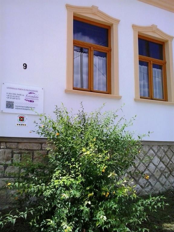 Levendula Porta Es Pajtaszinhaz Hotel Orfu Luaran gambar