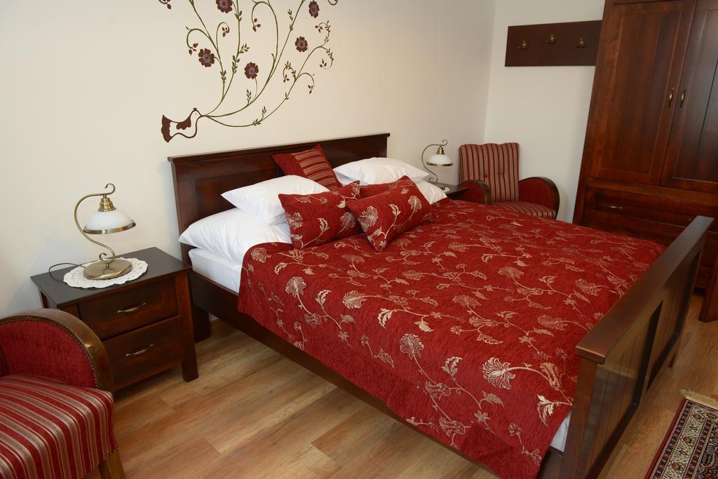 Levendula Porta Es Pajtaszinhaz Hotel Orfu Bilik gambar