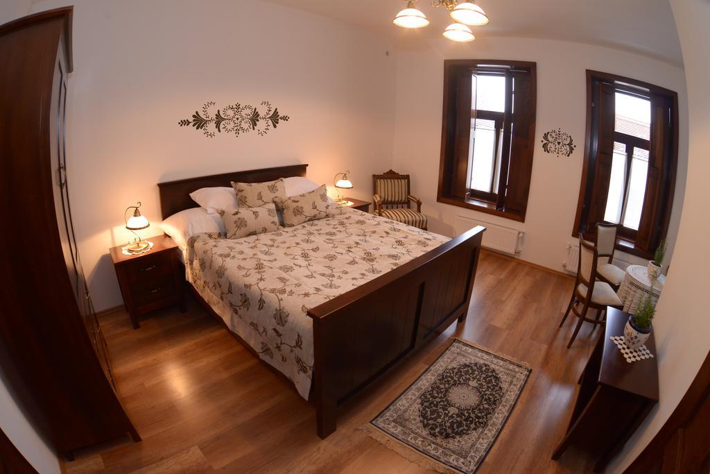 Levendula Porta Es Pajtaszinhaz Hotel Orfu Bilik gambar