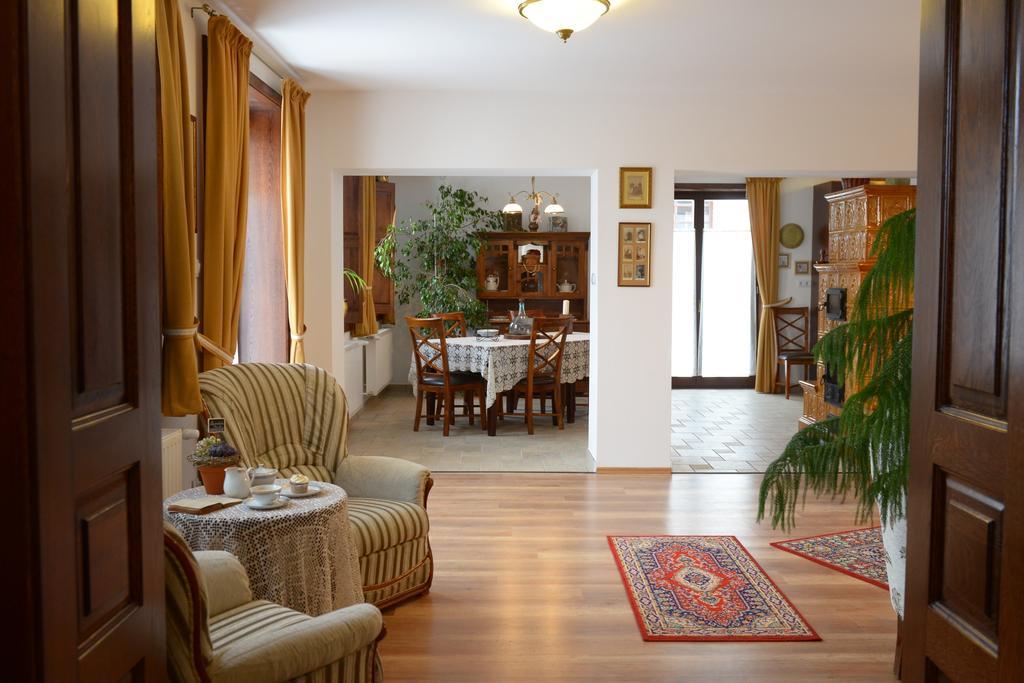 Levendula Porta Es Pajtaszinhaz Hotel Orfu Luaran gambar