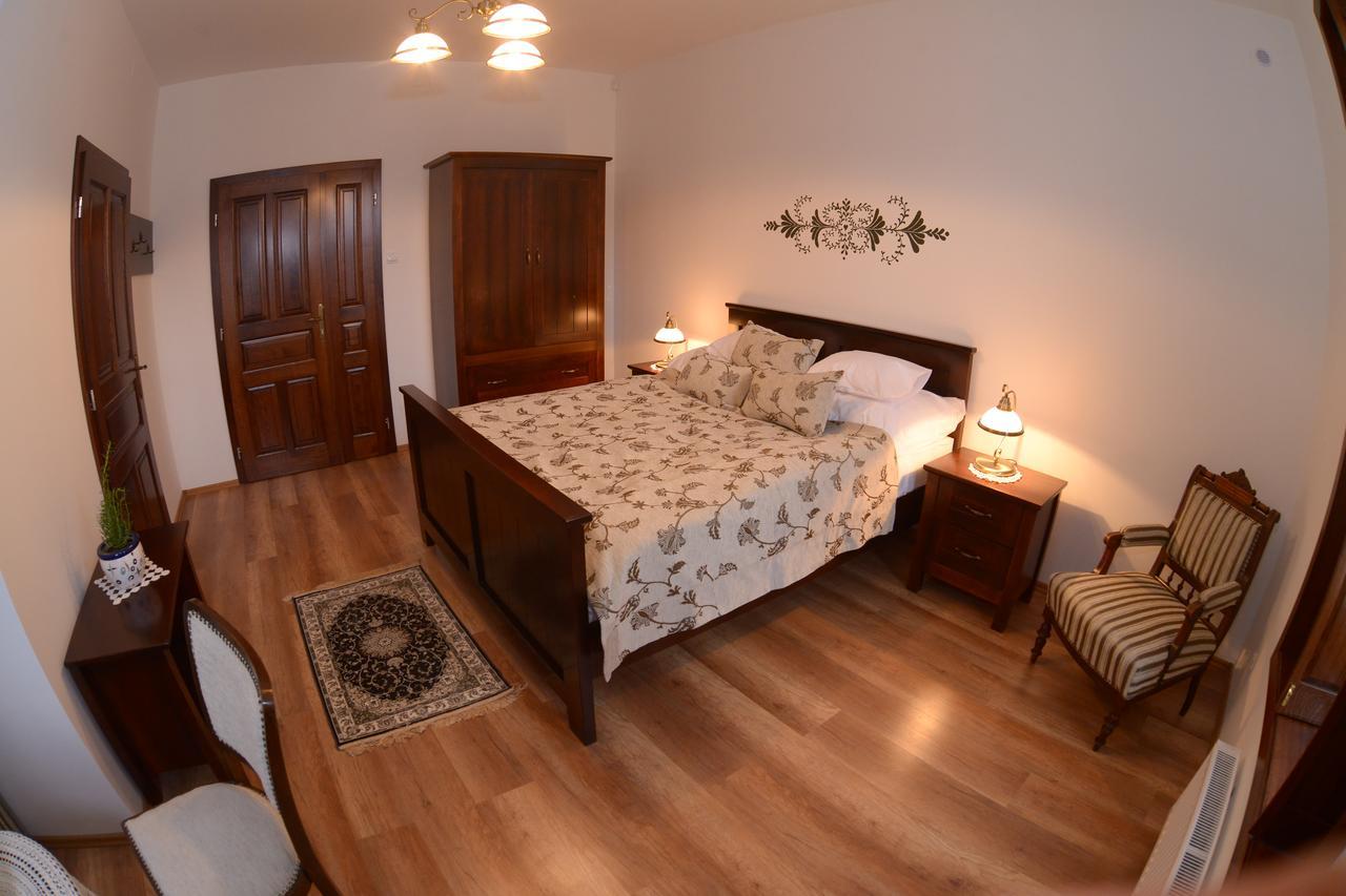Levendula Porta Es Pajtaszinhaz Hotel Orfu Luaran gambar