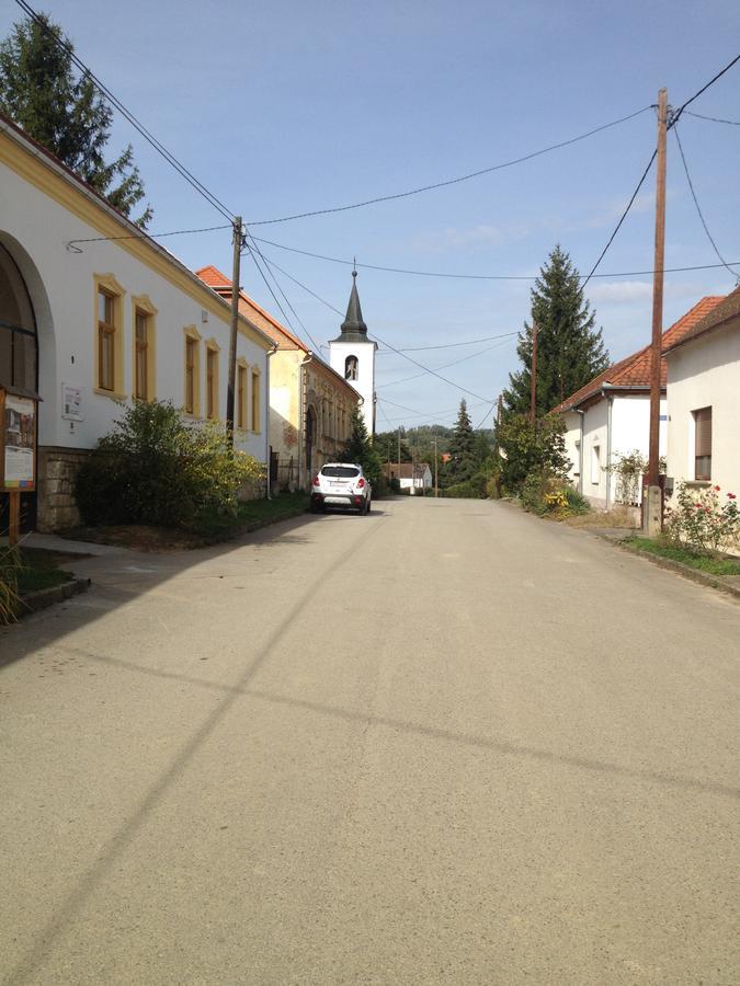 Levendula Porta Es Pajtaszinhaz Hotel Orfu Luaran gambar